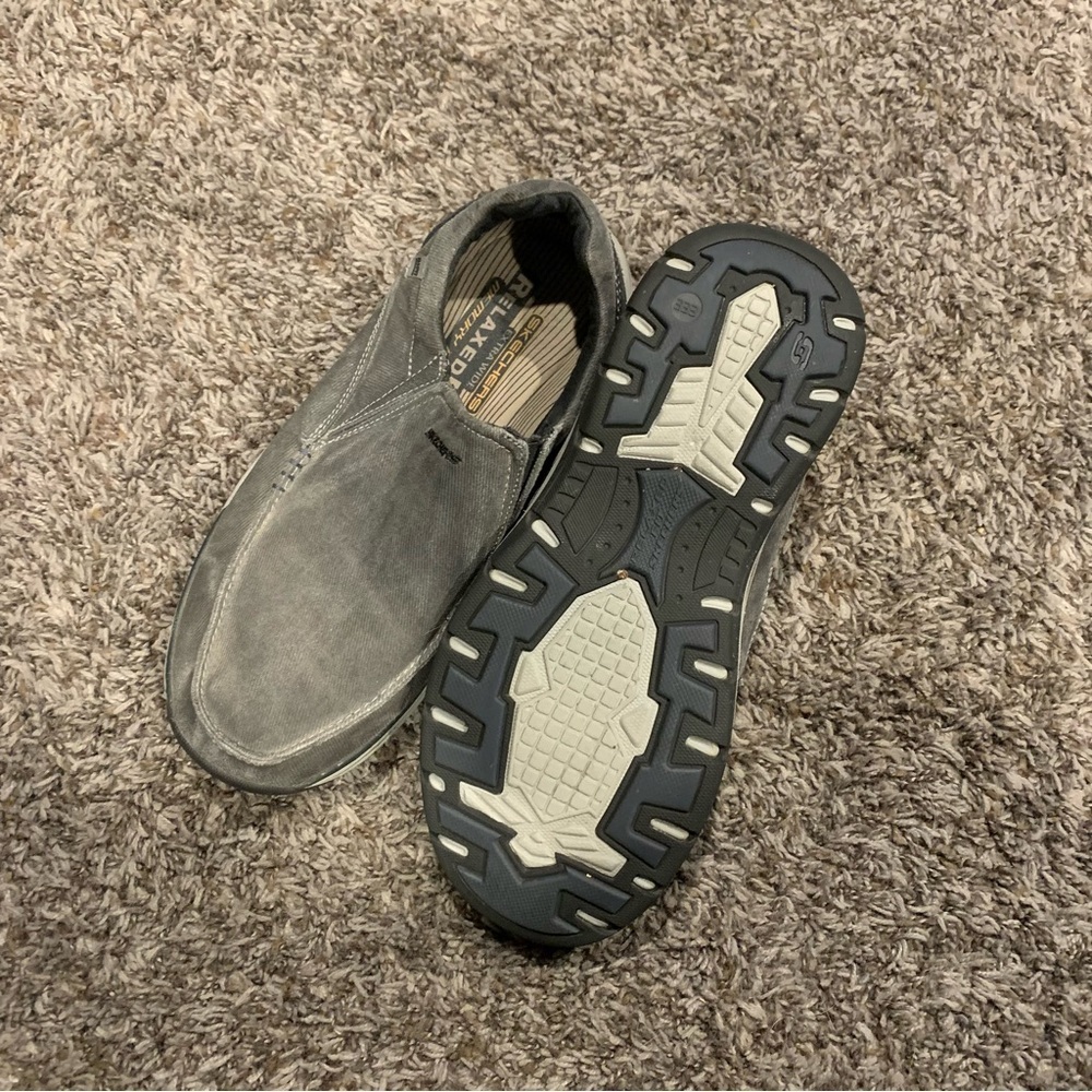 Men’s Sketchers Slip on Shoes - Picture 4 of 5
